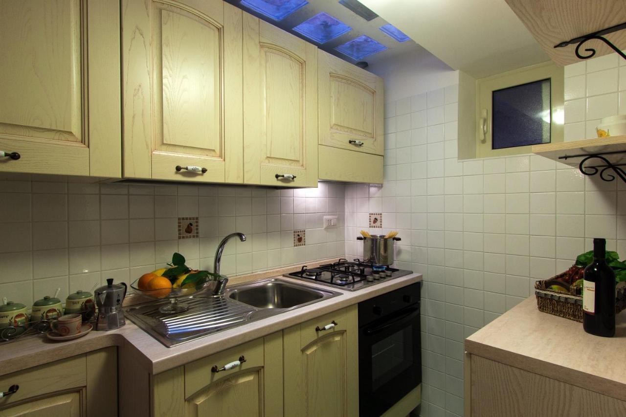 Comfy Apt 4 Sleeps Right In The Centre Sorrento Exterior foto