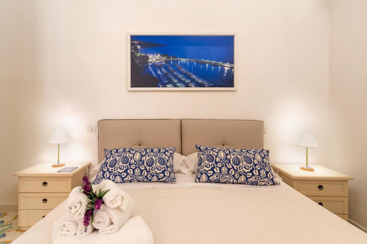 Comfy Apt 4 Sleeps Right In The Centre Sorrento Exterior foto